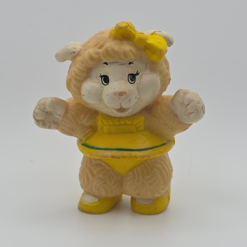 Get‎ Along Gang PVC Figure 2" Yellow Fair 1984 Woolma Lamb Tomy AGC